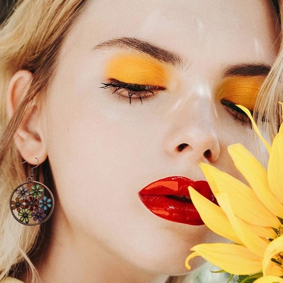 🆕 Flower Child Statement Earrings - Picture 2 of 8